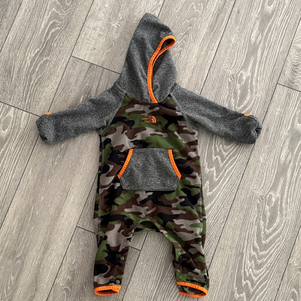 The North Face Glacier Baby Gray and Camo Hooded Footie